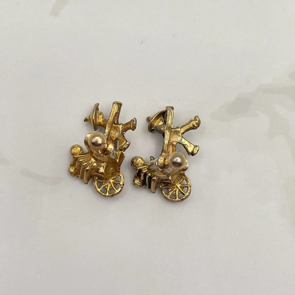 Vintage VTG Novelty Cufflinks Carriage Rickshaw Rider Clear Rhinestone Gold Tone